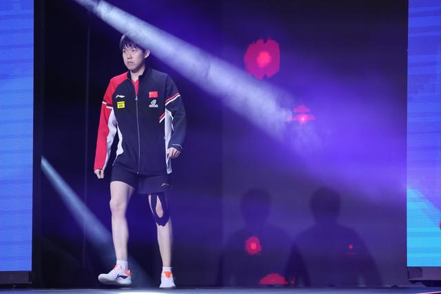 美国大满贯球台很滑！日乒教练证实王楚钦说法，对球员影响很大