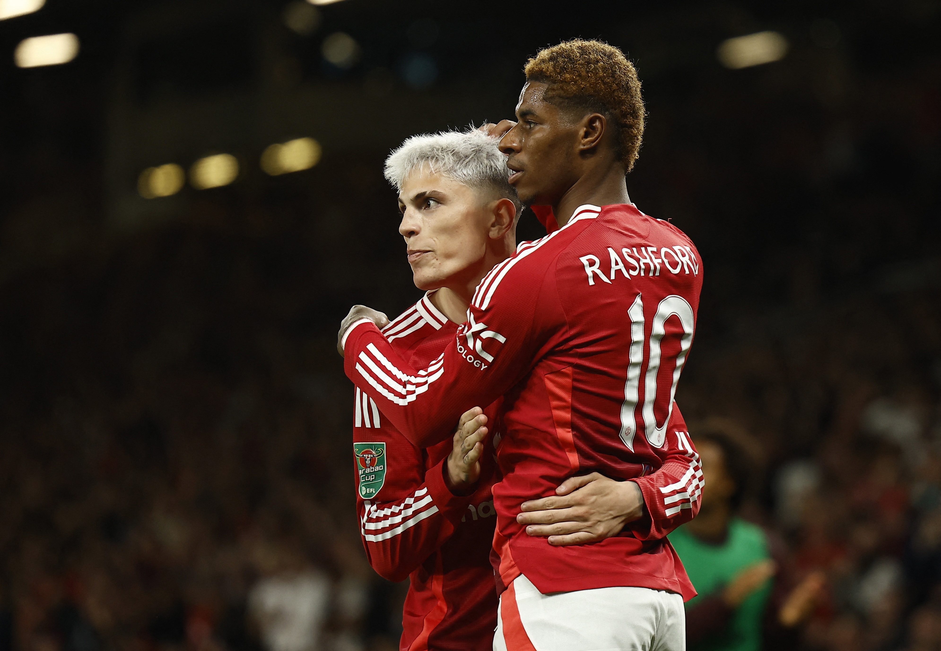 九游正版入口-曼晚：拉什福德和加纳乔在曼联基地训练，两人均在等待转会